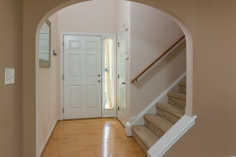 6 Grosbeak Ln, Durham, NC 27713