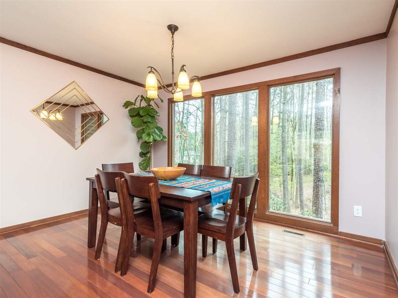 6 Hampshire Ct, Durham, NC 27713