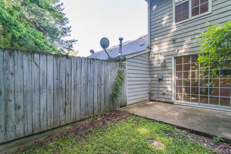 6 Hartford Ct, Durham, NC 27707