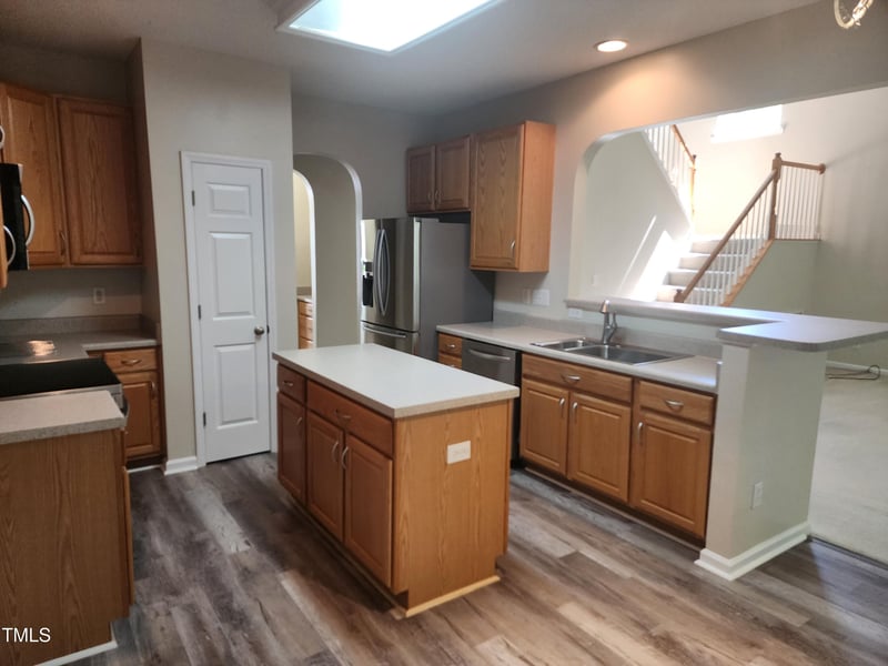 6 Horizon Cir, Durham, NC 27712