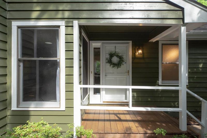 6 Lark Cir, Chapel Hill, NC 27517