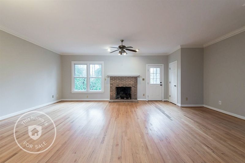 6 Maidenhair Ct, Durham, NC 27703