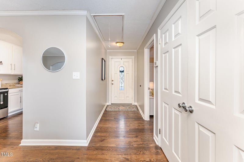 6 Pine Tree Ln, Chapel Hill, NC 27514