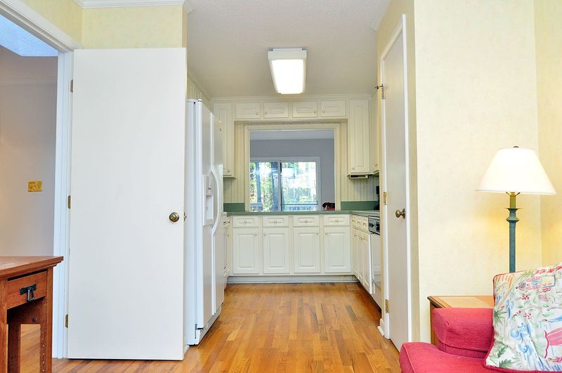 6 Pinnacle Rd, Durham, NC 27705
