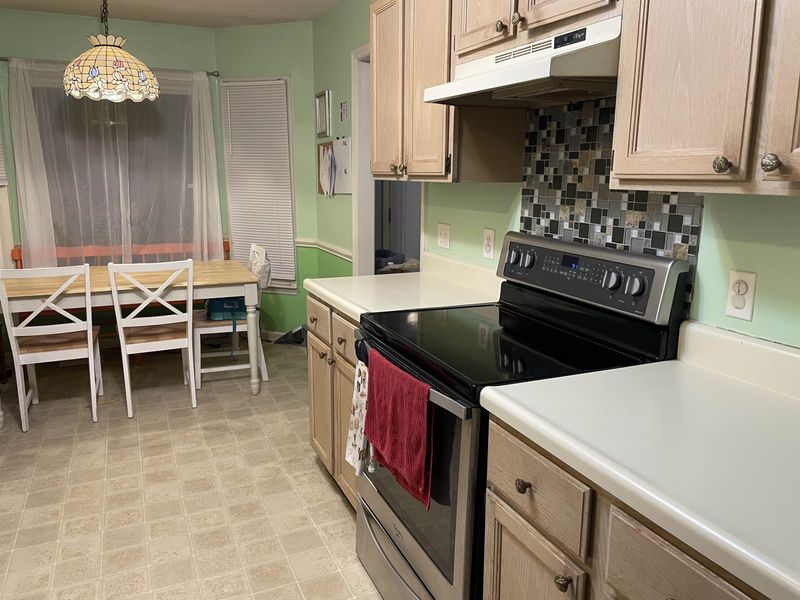 6 Richmond Dr, Archer Lodge, NC 27527