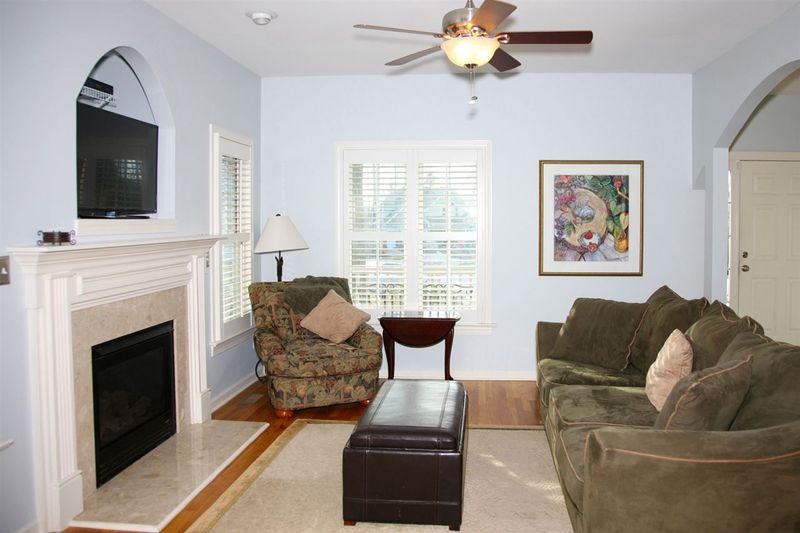 6 Rosemeade Pl, Durham, NC 27712