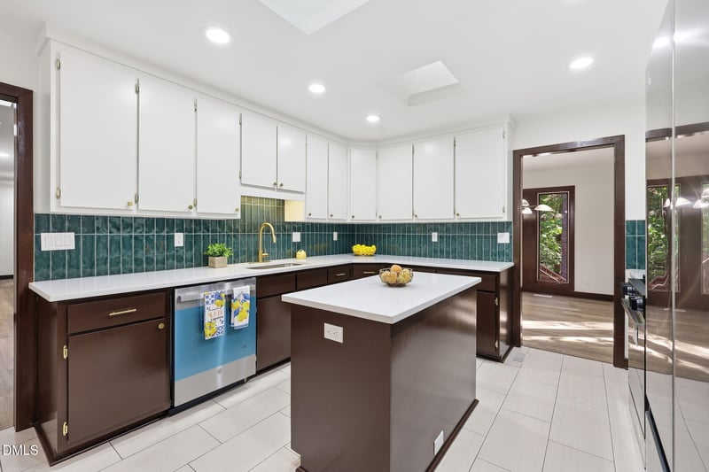 6 Saint James Ct, Durham, NC 27713