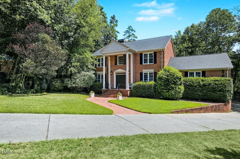 6 St James Pl, Chapel Hill, NC 27514