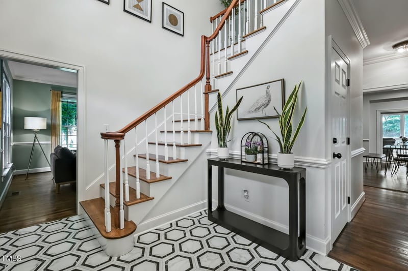 6 St James Pl, Chapel Hill, NC 27514
