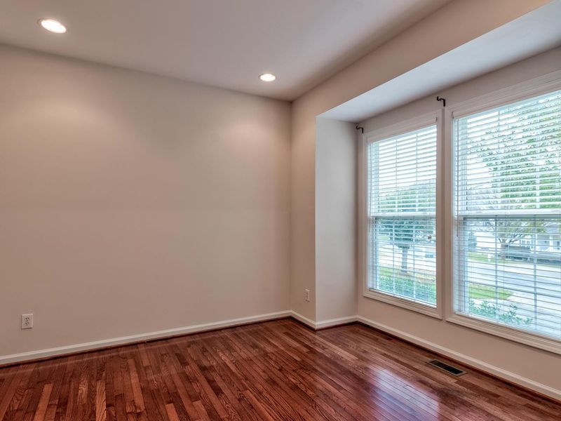 6 Starwood Ln, Durham, NC 27712