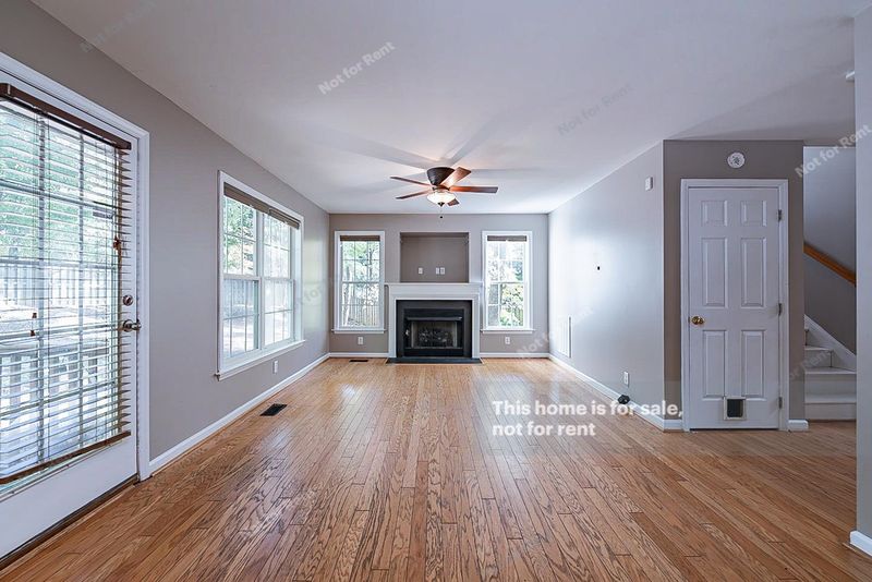 6 Tacoma Ct, Durham, NC 27712