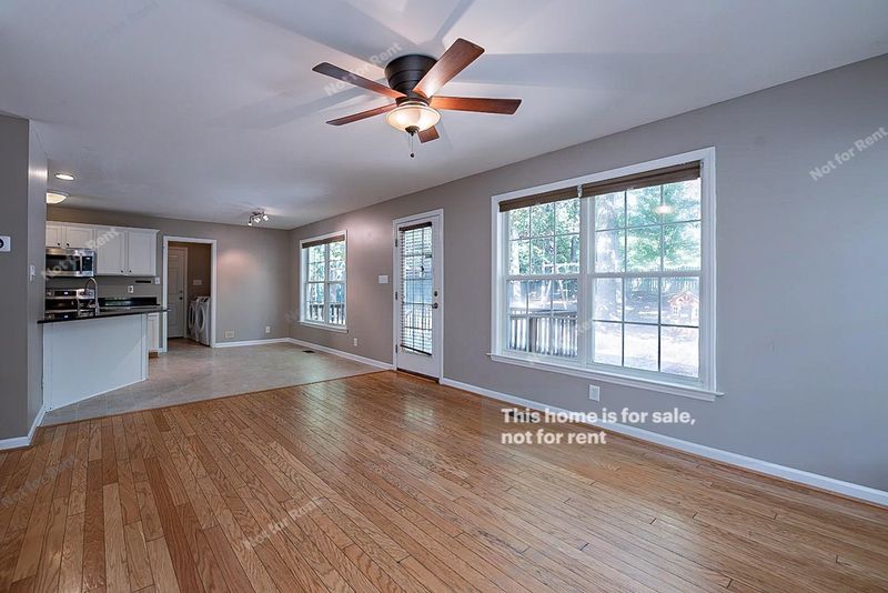 6 Tacoma Ct, Durham, NC 27712
