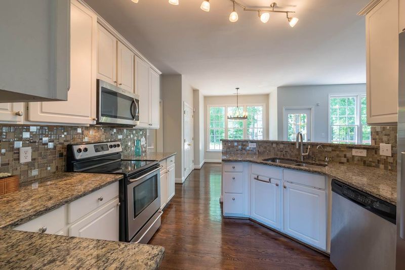 6 Wateroaks Ct, Durham, NC 27703