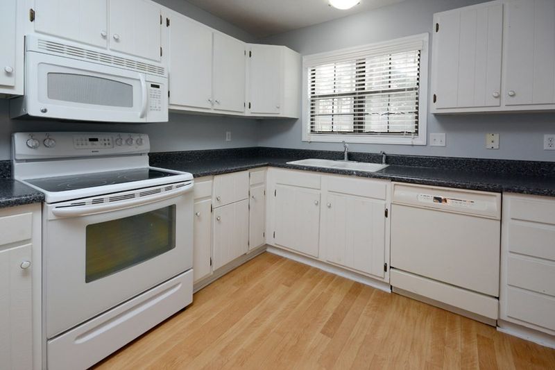 6 Willow Bridge Dr, Durham, NC 27707