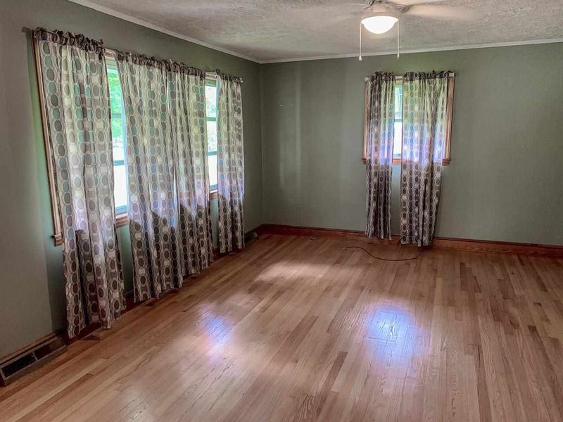 60 Azalea Dr, Roxboro, NC 27573