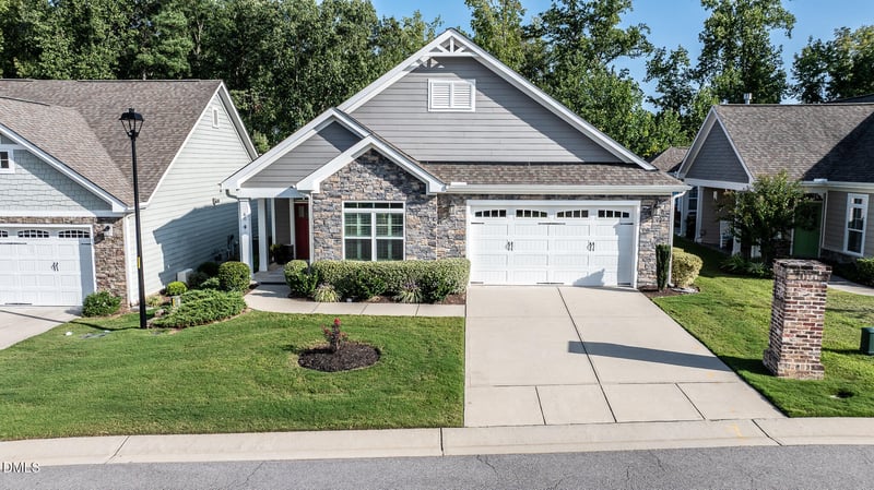 60 Bramble Ln, Clayton, NC 27527