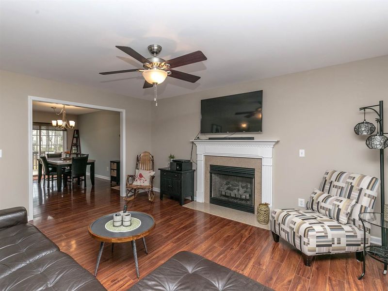60 Broken Lance Dr, Youngsville, NC 27596