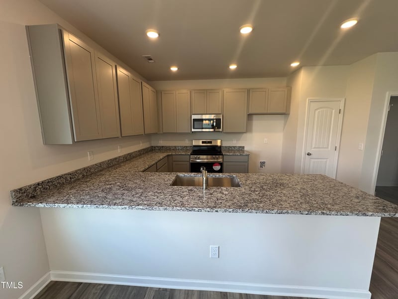 60 Commons Cir, Clayton, NC 27520
