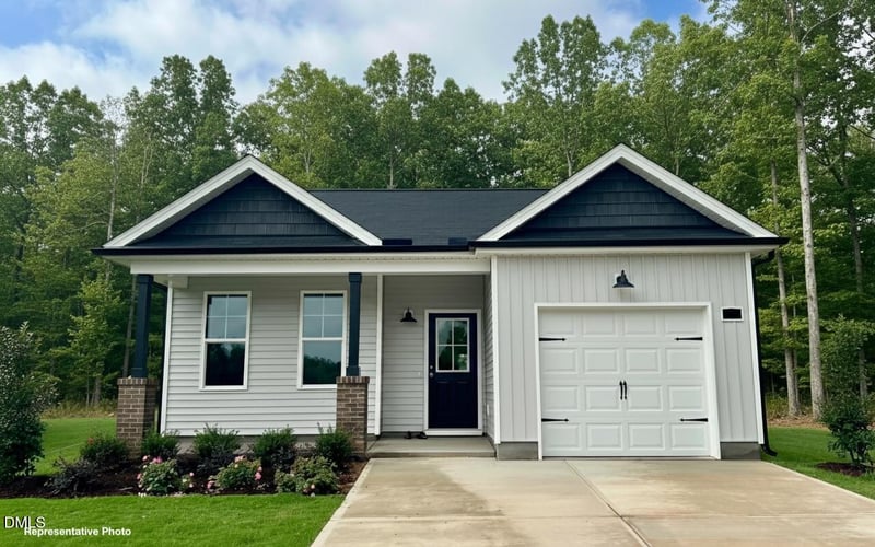60 Coulter Ct, Selma, NC 27576