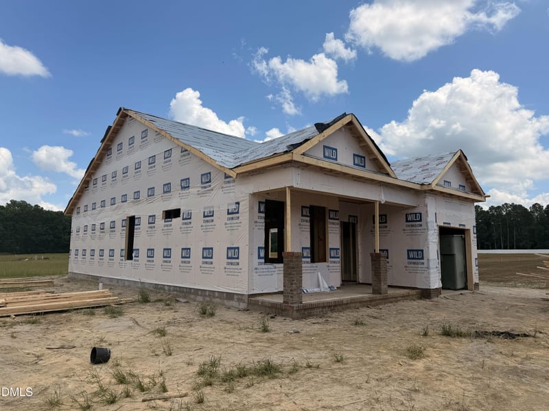 60 Coulter Ct, Selma, NC 27576
