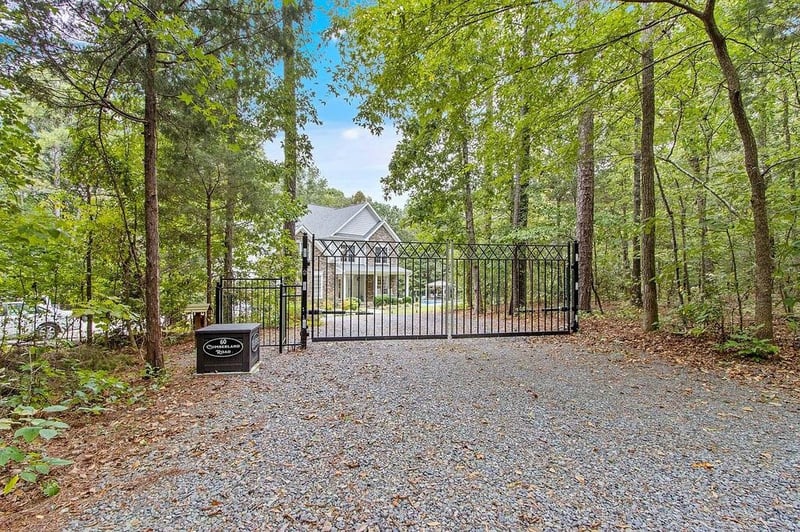 60 Cumberland Rd, Sanford, NC 27330