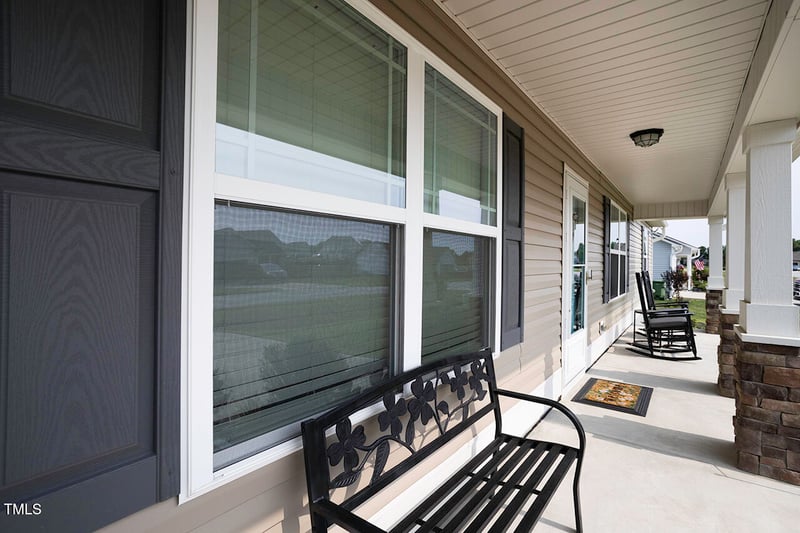 60 Falling Leaf Ln, Benson, NC 27504