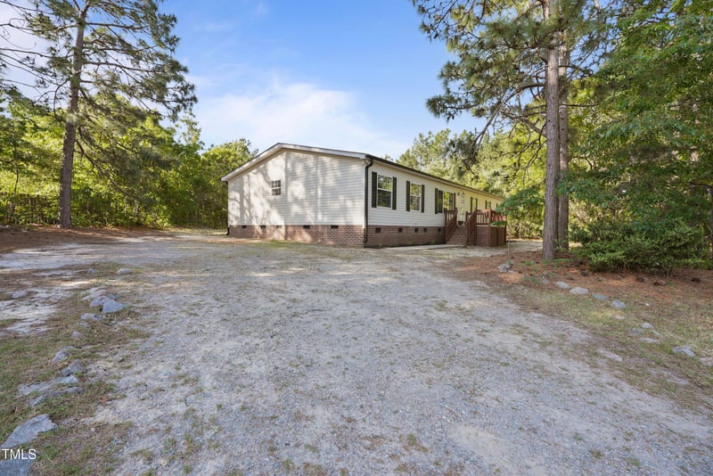 60 Gamache Ln, Lillington, NC 27546