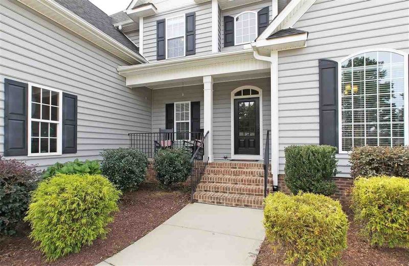 60 Hill Row Ln, Clayton, NC 27527