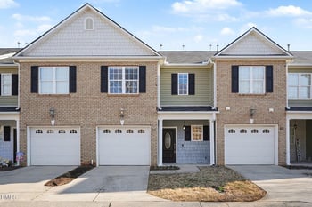 60 Hill Shore Ln, Clayton, NC 27527