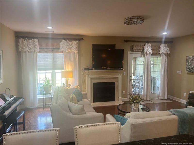 60 Hill Shore Ln, Clayton, NC 27527