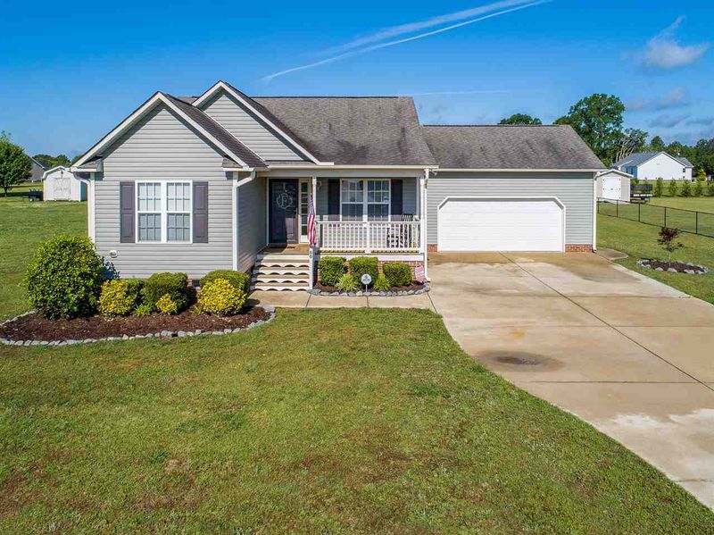 60 Middle Landing Dr, Smithfield, NC 27577