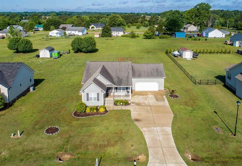 60 Middle Landing Dr, Smithfield, NC 27577