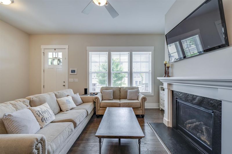 60 Monarch Trl, Chapel Hill, NC 27516