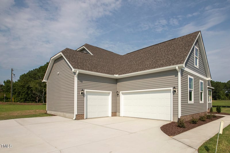 60 Rising Star Dr, Clayton, NC 27520