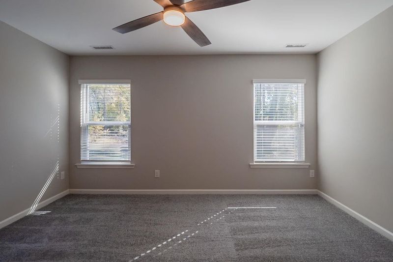 60 Rolling Field Dr, Fuquay Varina, NC 27526