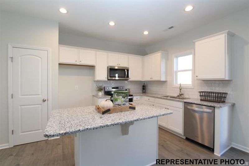 60 Springtooth Dr, Zebulon, NC 27597