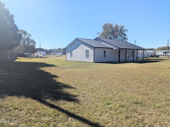 60 Stone Place Rd, Dunn, NC 28334