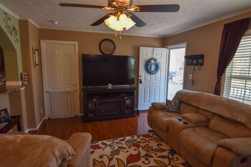 60 Tulip Ln, Roxboro, NC 27574