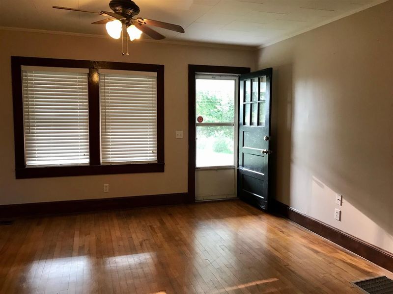 60 Woodsdale Rd, Roxboro, NC 27573