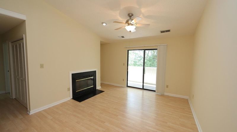 600 Audubon Lake Dr #8C33, Durham, NC 27713