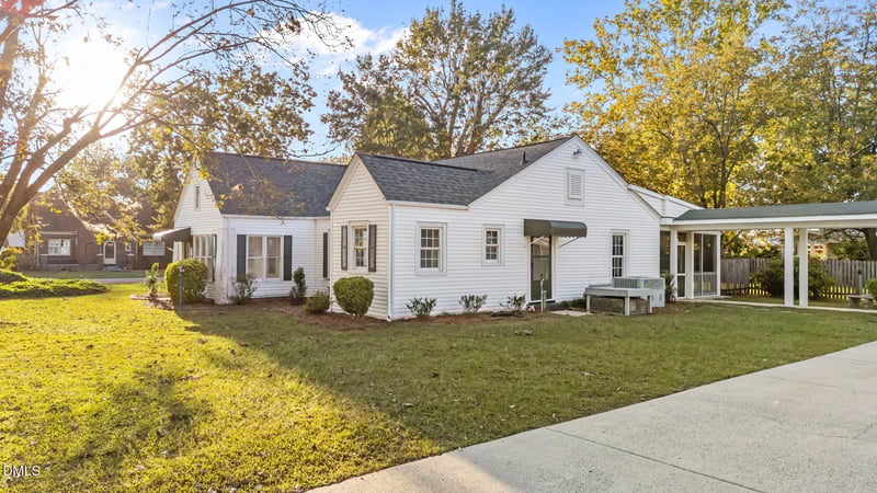 600 Baker St, Four Oaks, NC 27524