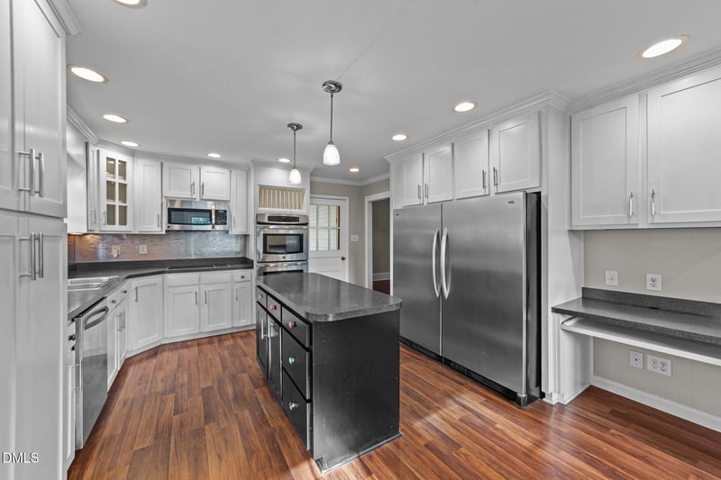 600 Baker St, Four Oaks, NC 27524
