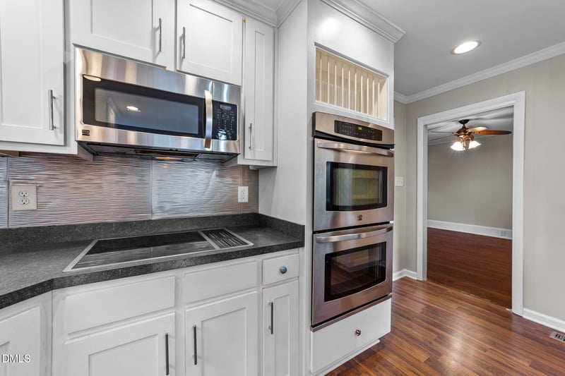 600 Baker St, Four Oaks, NC 27524