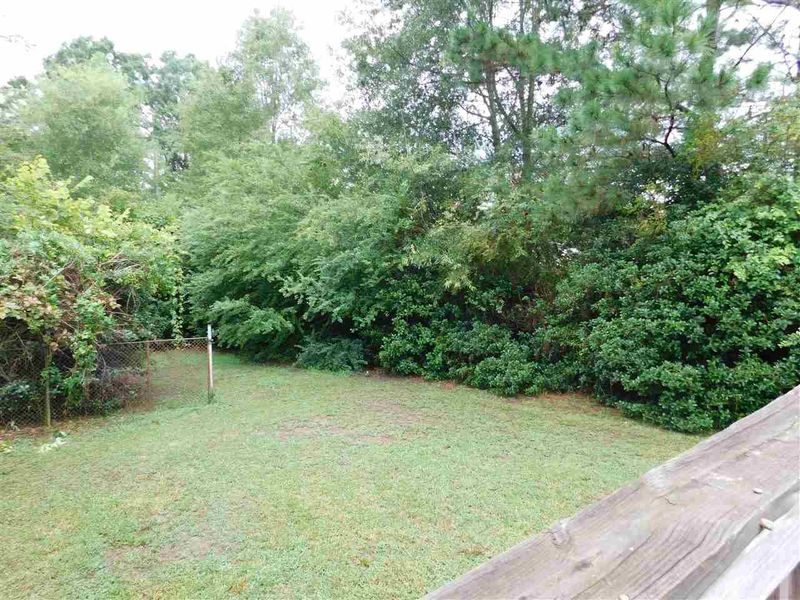 600 W Barbee St, Zebulon, NC 27597