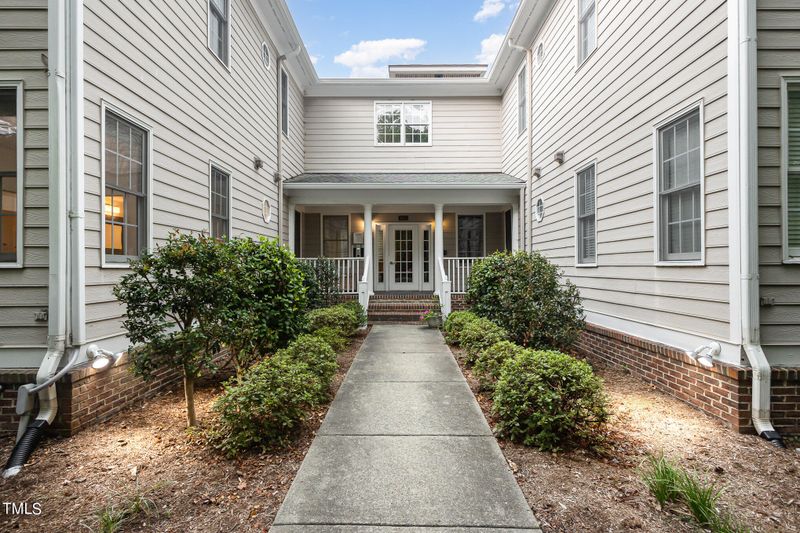 600 Copperline Dr #101, Chapel Hill, NC 27516