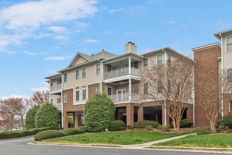 600 Copperline Dr #105, Chapel Hill, NC 27516