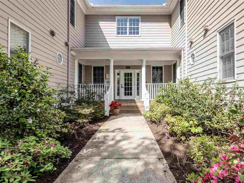 600 Copperline Dr #106, Chapel Hill, NC 27516