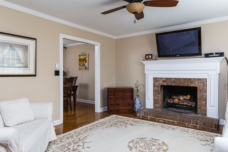 600 Cross Timbers Dr, Durham, NC 27713
