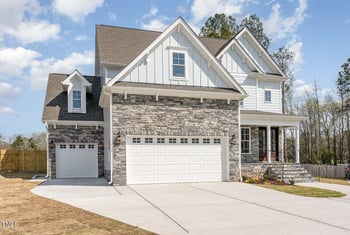 600 Darian Woods Dr, Holly Springs, NC 27540