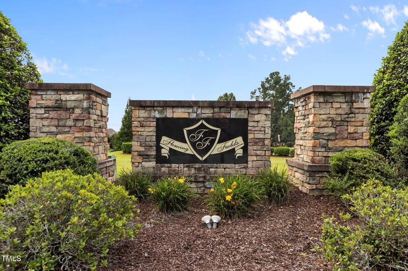 600 Far Post Dr, Fuquay Varina, NC 27526